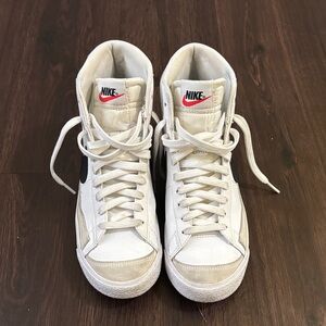 Nike Tennis Shoes Size 6.5